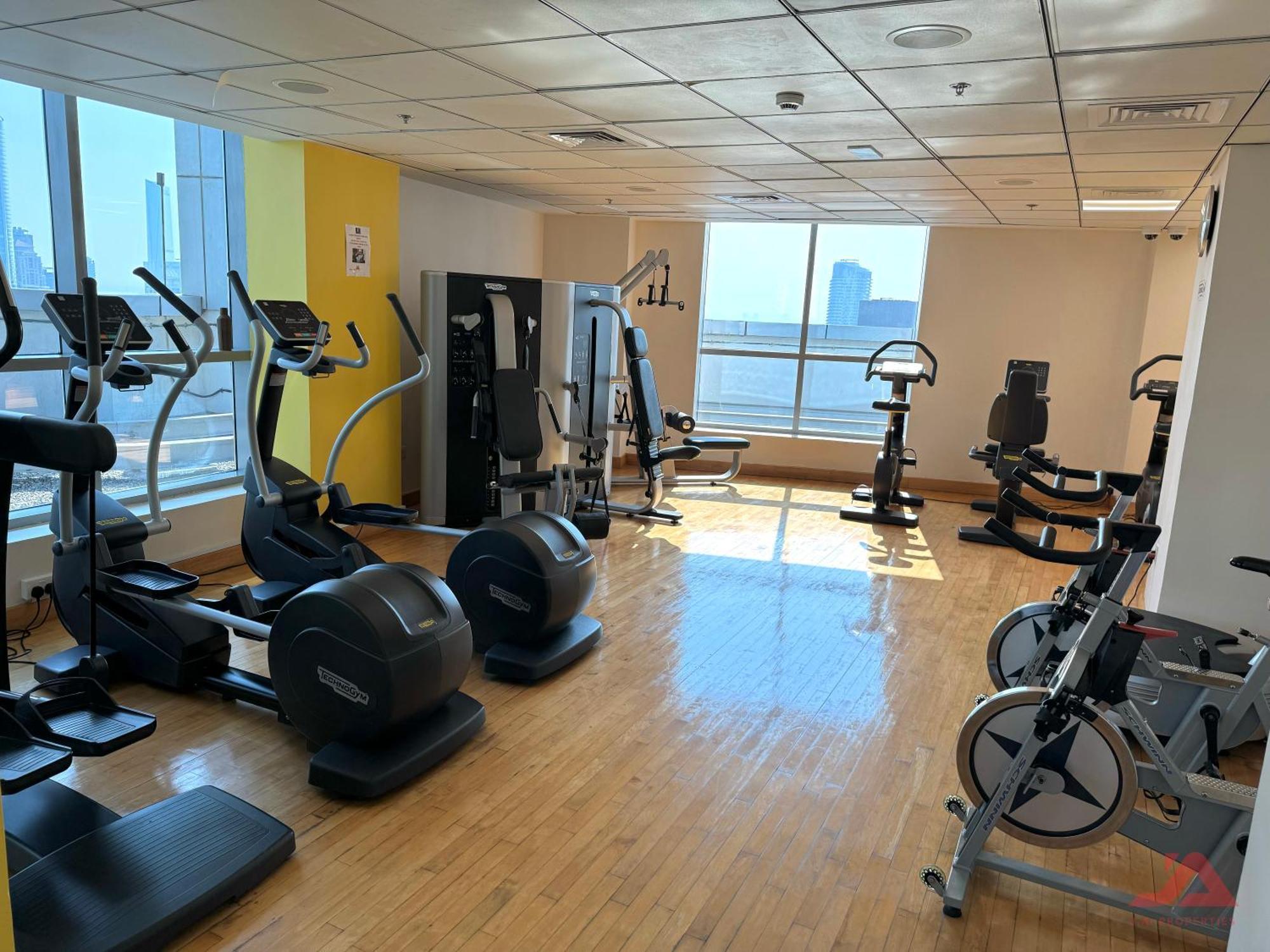Cozy Marina & Sea View Apt In Bay Central Tower Dubai Marina With Modern Gym & Pool, Steps To Beach & Metro المظهر الخارجي الصورة
