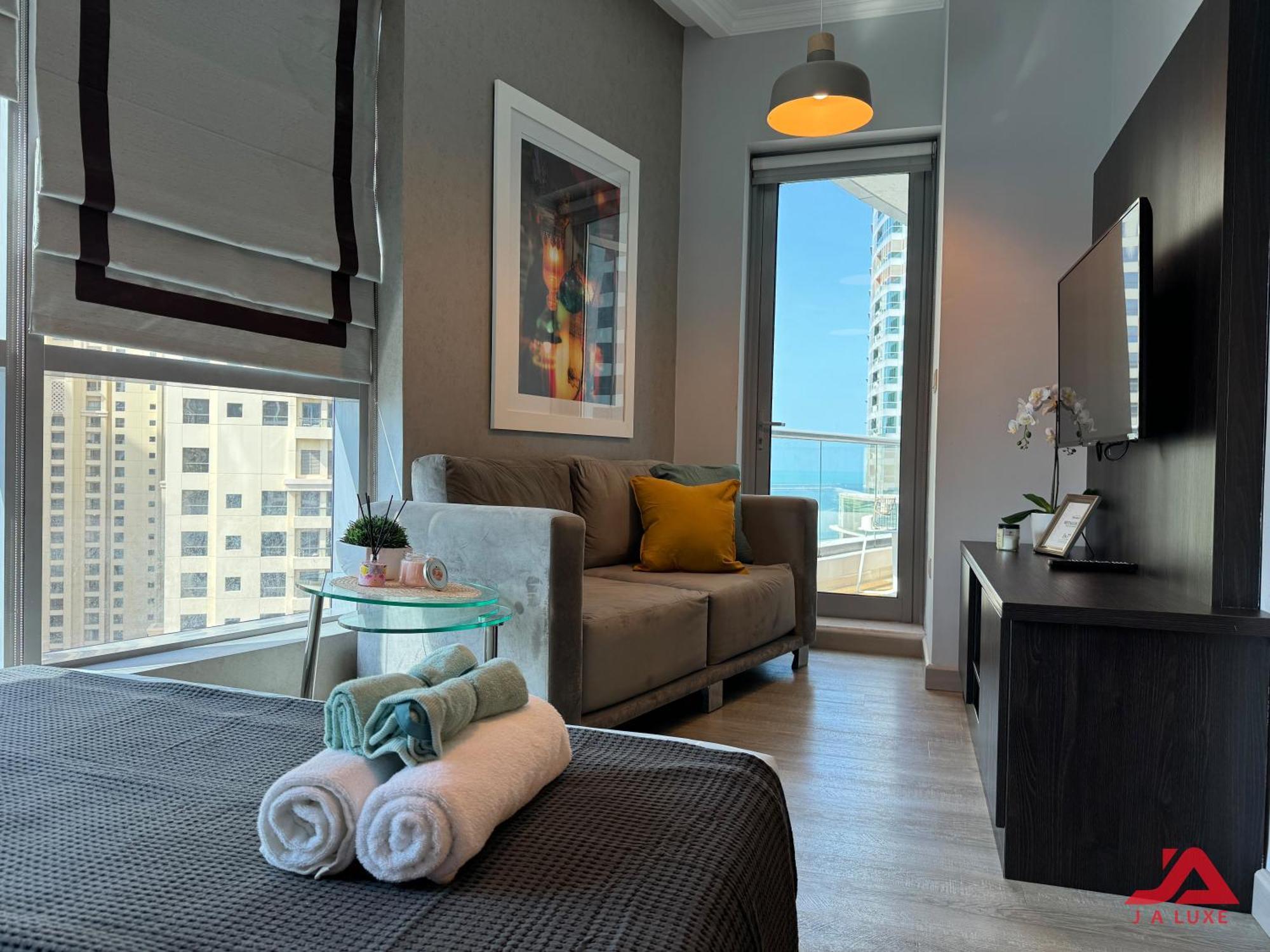 Cozy Marina & Sea View Apt In Bay Central Tower Dubai Marina With Modern Gym & Pool, Steps To Beach & Metro المظهر الخارجي الصورة