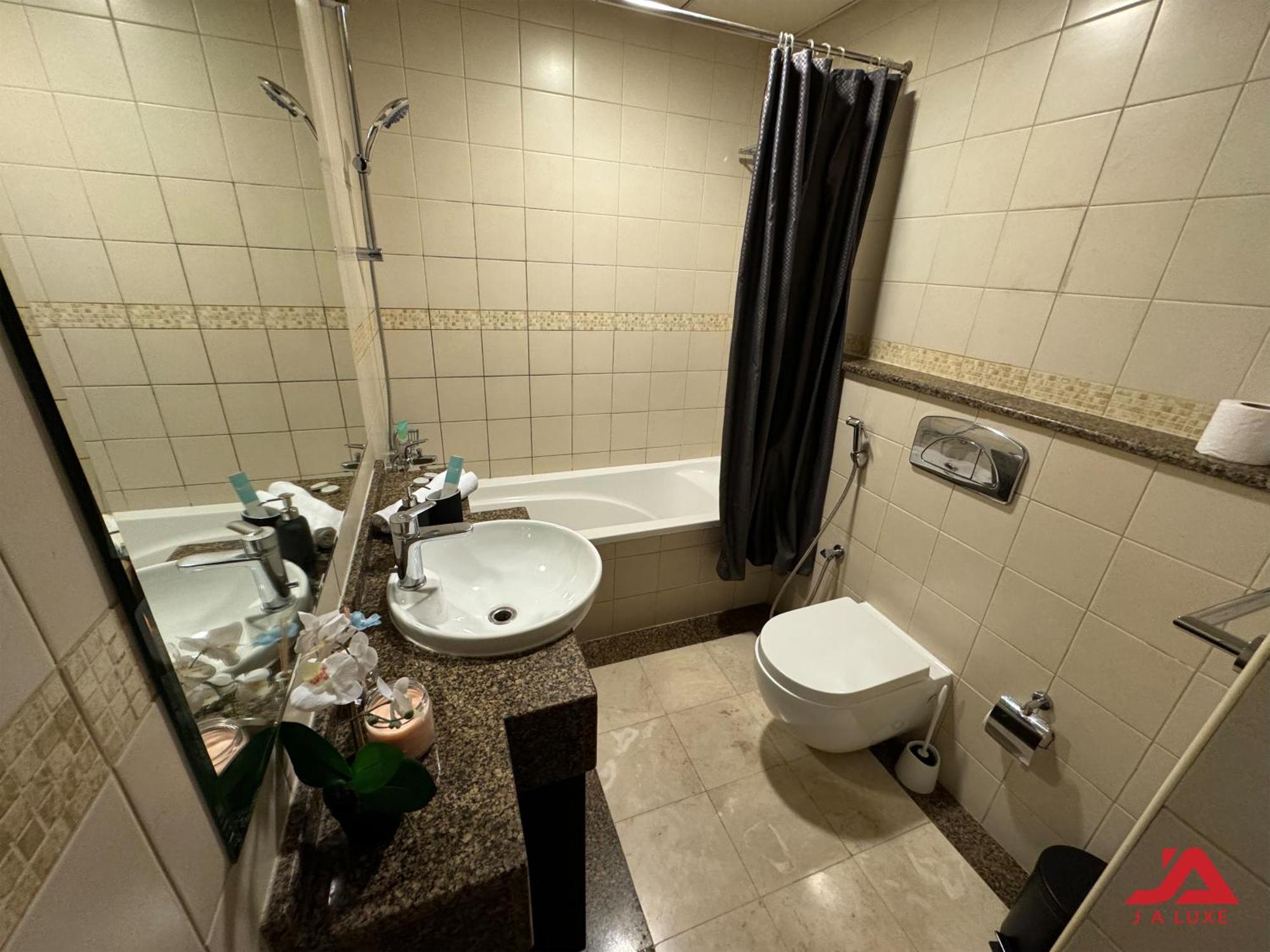 Cozy Marina & Sea View Apt In Bay Central Tower Dubai Marina With Modern Gym & Pool, Steps To Beach & Metro المظهر الخارجي الصورة