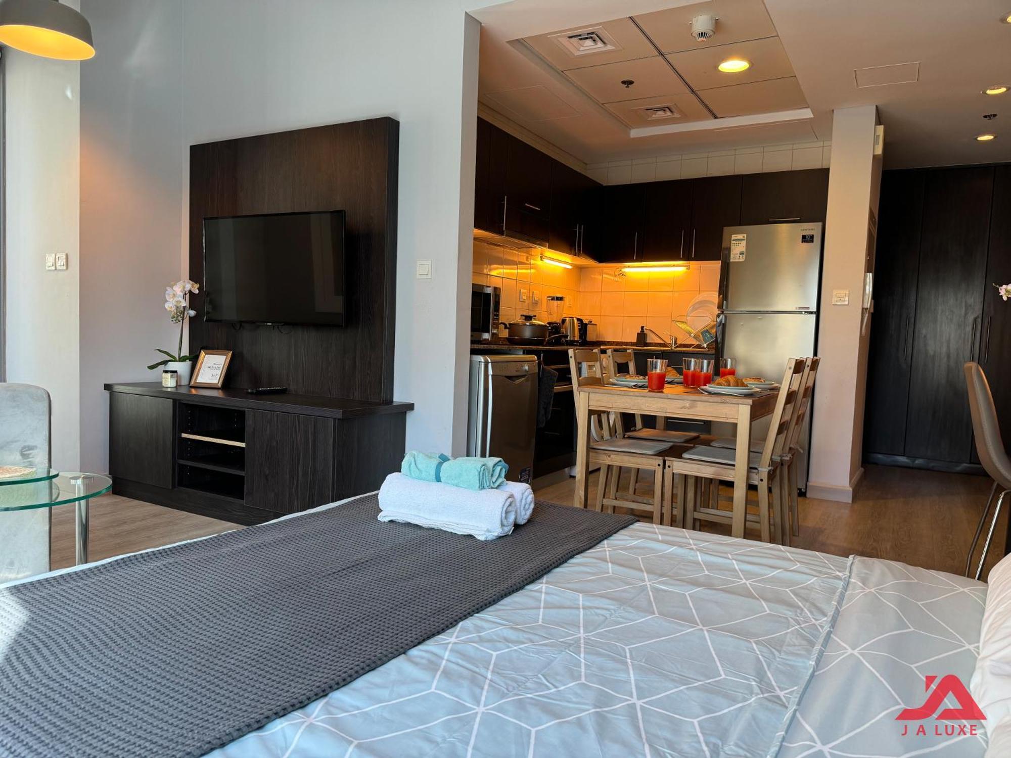 Cozy Marina & Sea View Apt In Bay Central Tower Dubai Marina With Modern Gym & Pool, Steps To Beach & Metro المظهر الخارجي الصورة