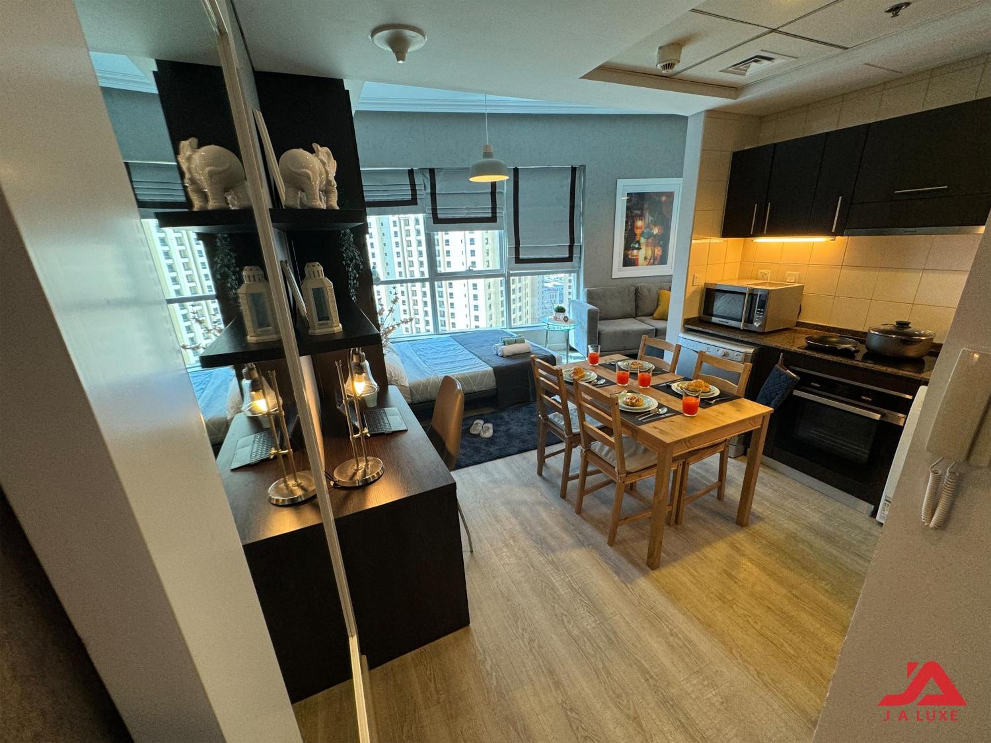 Cozy Marina & Sea View Apt In Bay Central Tower Dubai Marina With Modern Gym & Pool, Steps To Beach & Metro المظهر الخارجي الصورة